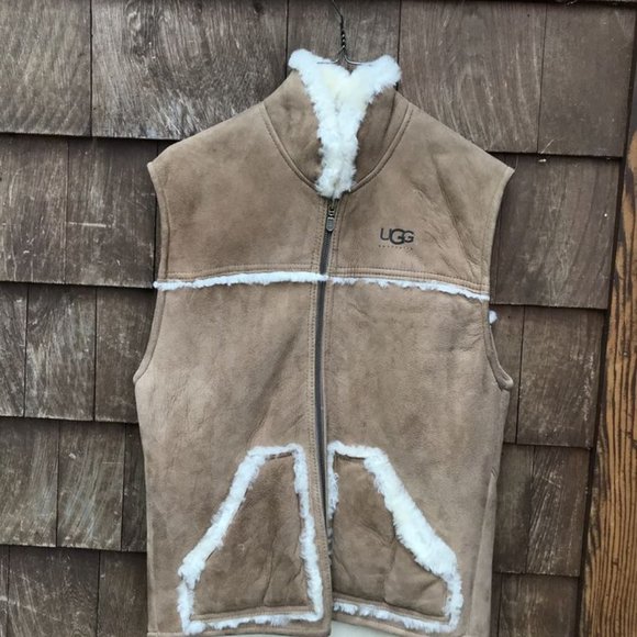 Men's Authentic UGG Shearling Vest - Picture 1 of 5